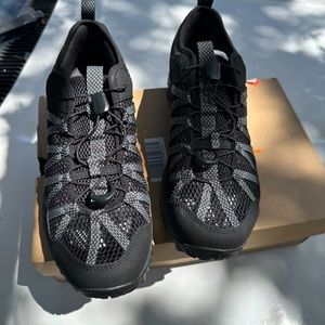 Shoes for hiking metrel size 10.5 new in box no tag